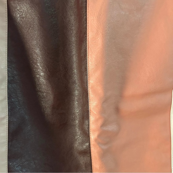Mi Ami Francesca’s Colorblock Faux Leather Skirt. Size Medium. - Picture 4 of 8